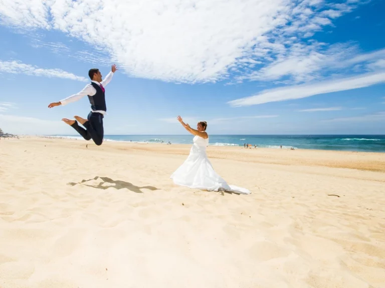 Photo de mariage couple sur la plage - Cyril Perrier photographe Normandie