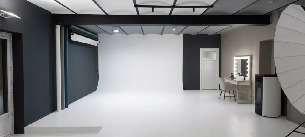 Plateau de prise de vues 35m² - Studio photo professionnel PhotoStudio Perrier Critot Normandie